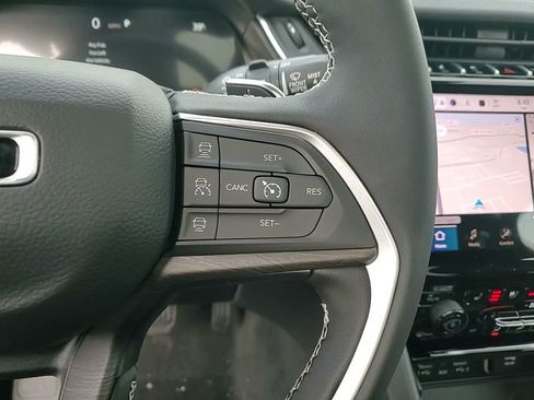 New 2025 Jeep Grand Cherokee Limited w/ Luxury Tech Group II image 30