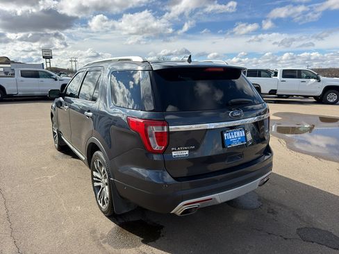 Used 2017 Ford Explorer Platinum image 7