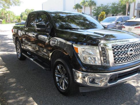 Used 2017 Nissan Titan SV RWD image 7