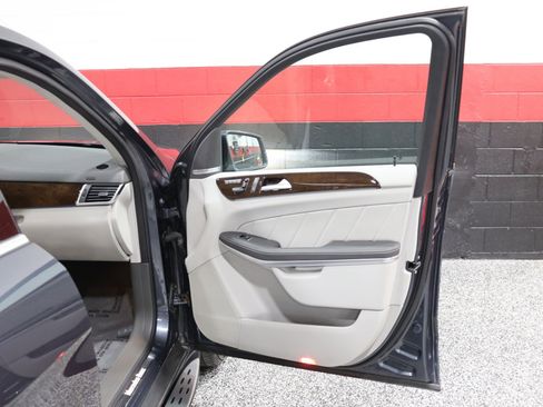 Used 2013 Mercedes-Benz GL 450 4MATIC image 41