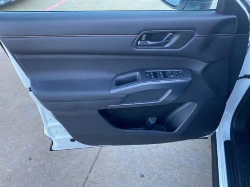 New 2025 Nissan Pathfinder Rock Creek image 13