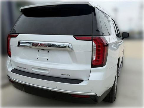 Used 2023 GMC Yukon SLT w/ SLT Premium Package RWD image 9