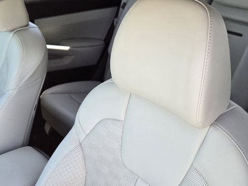 Certified 2025 Kia Sorento S image 20