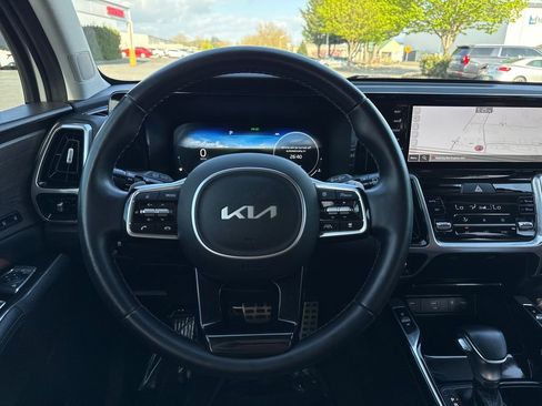 Certified 2023 Kia Sorento SX Prestige AWD/4WD image 24