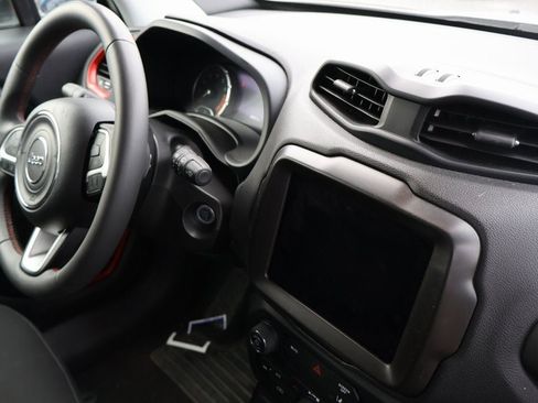 Used 2023 Jeep Renegade Trailhawk image 10