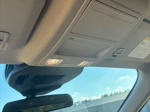 Used 2020 Ford Escape SE image 28