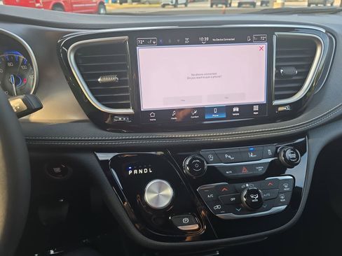 New 2026 Chrysler Pacifica Select FWD image 20