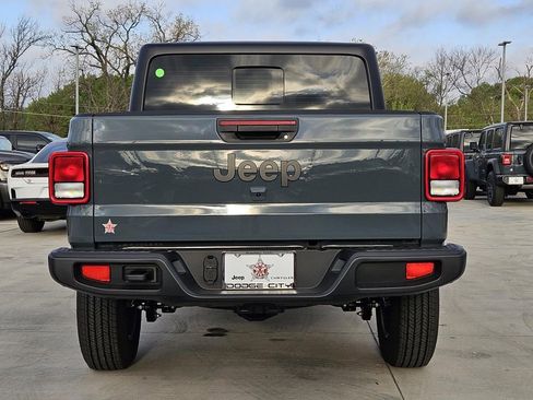 New 2026 Jeep Gladiator Sport AWD/4WD image 4