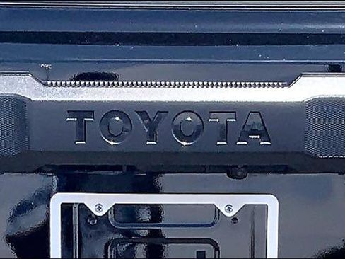 Used 2025 Toyota 4Runner SR5 AWD/4WD image 31