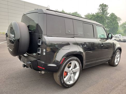 New 2023 Land Rover Defender 110 X image 22