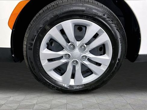 Certified 2024 Kia Soul LX FWD image 31