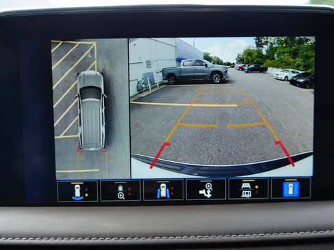 Used 2022 Chevrolet Tahoe LT w/ Luxury Package image 17