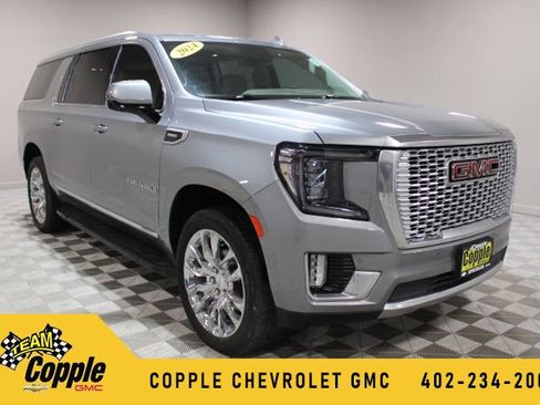 Used 2024 GMC Yukon XL Denali AWD/4WD image 1