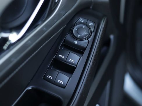 Used 2023 Chevrolet Traverse LT FWD image 25
