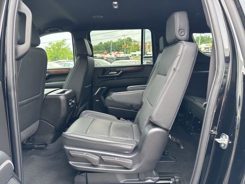 Used 2025 GMC Yukon XL Denali AWD/4WD image 21