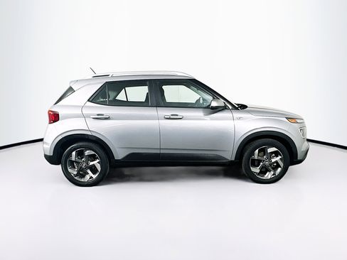 Used 2025 Hyundai Venue SEL image 10