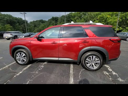 Used 2023 Nissan Pathfinder SL image 5