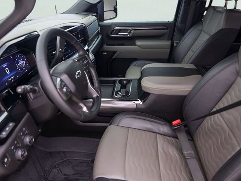 Used 2025 Chevrolet Silverado 2500 ZR2 w/ Technology Package AWD/4WD image 14