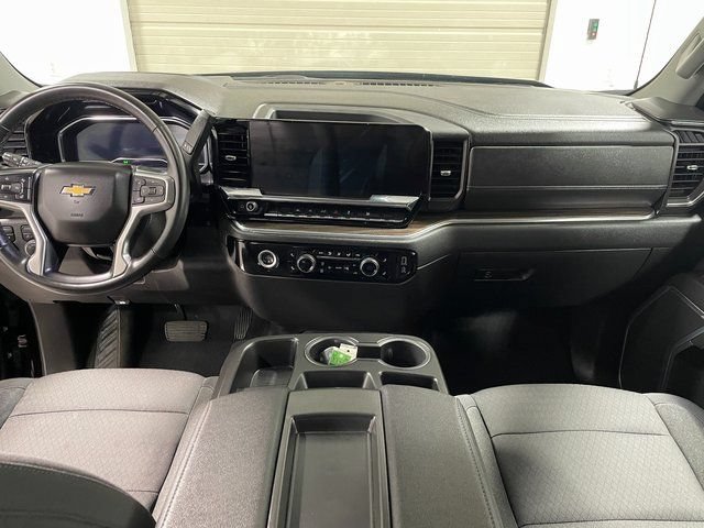 Used 2024 Chevrolet Silverado 1500 LT AWD/4WD image 13
