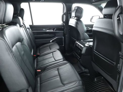 Used 2022 Jeep Wagoneer Series III image 22