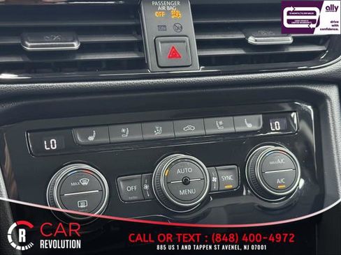 Used 2022 Volkswagen Taos SEL w/ Panoramic Sunroof Package image 30