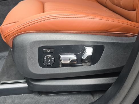 New 2026 BMW X7 M60i image 23