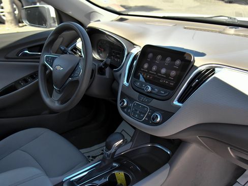 Used 2021 Chevrolet Malibu LT FWD image 38