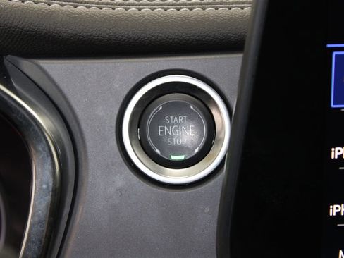 Used 2025 Chevrolet Blazer LT image 40