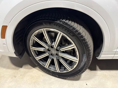 Used 2019 Audi Q7 3.0T Premium Plus AWD/4WD image 2