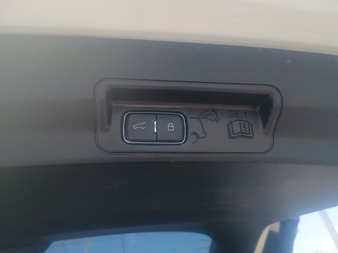 Certified 2022 Ford Explorer Platinum w/ Technology Package image 15