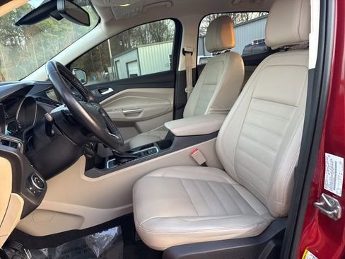 Used 2017 Ford Escape Titanium image 23