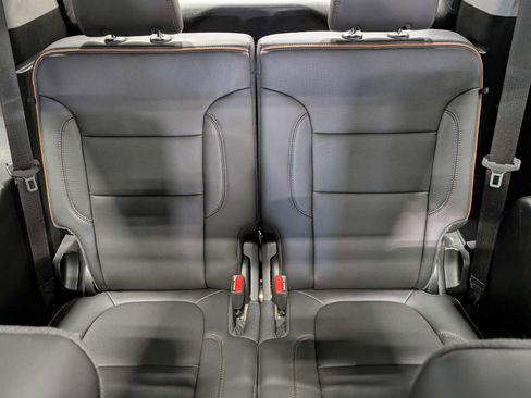 Used 2023 GMC Acadia AT4 w/ Preferred Package image 23