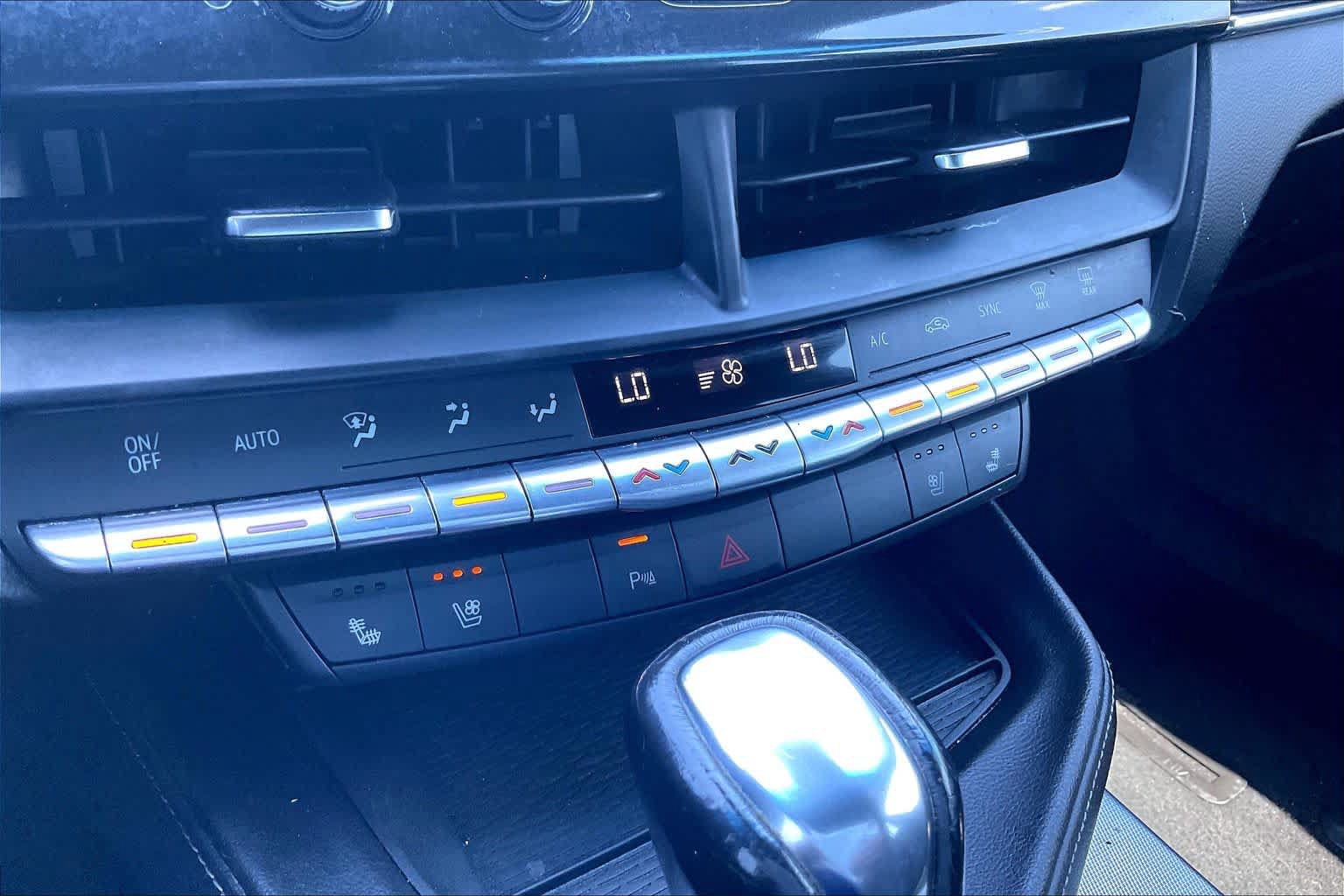 Used 2020 Cadillac CT4 Premium Luxury RWD image 31