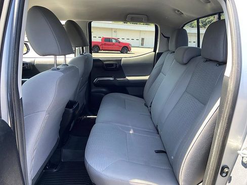 Used 2018 Toyota Tacoma SR5 RWD image 12