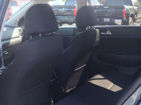 Used 2022 Kia Sportage LX AWD/4WD image 32