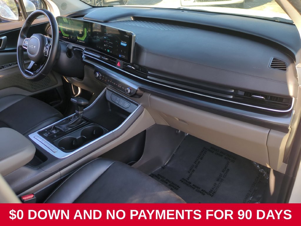 Used 2025 Kia Carnival FWD image 29