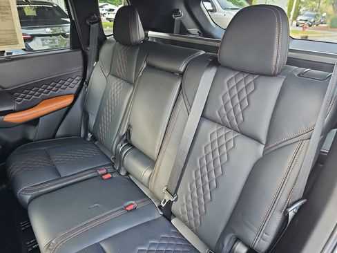 Used 2024 Mitsubishi Outlander SEL AWD/4WD image 14