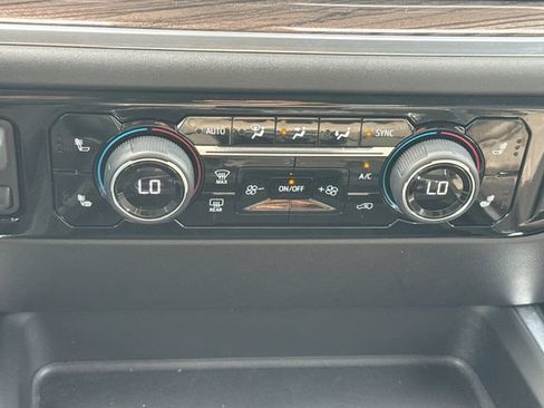 Used 2025 Chevrolet Silverado 2500 LT w/ Convenience Package AWD/4WD image 19