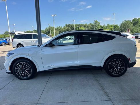 Certified 2025 Ford Mustang Mach-E Premium AWD/4WD image 3