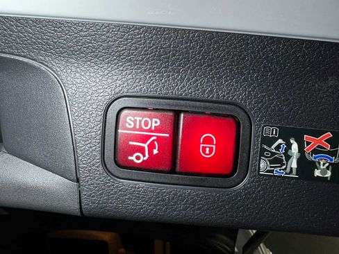 New 2025 Mercedes-Benz GLS 580 4MATIC image 16