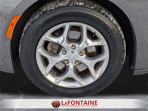 Certified 2019 Chrysler Pacifica Limited image 33