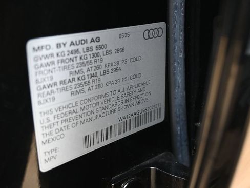 Used 2025 Audi Q5 Premium Plus w/ Premium Plus AWD/4WD image 38