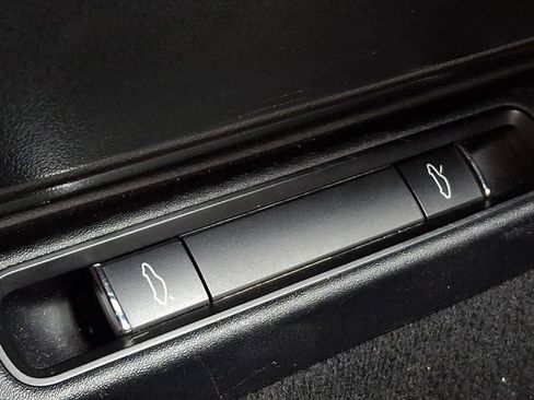Used 2016 Porsche 911 Carrera RWD image 26