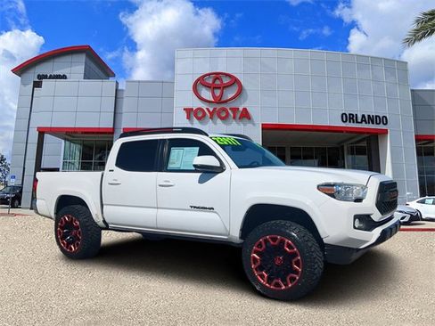Used 2019 Toyota Tacoma SR5 image 1