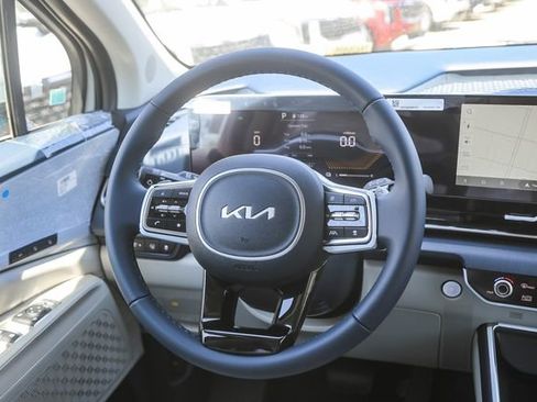 New 2026 Kia Carnival EX FWD image 8