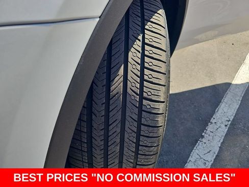 Used 2022 Tesla Model Y Performance AWD/4WD image 36