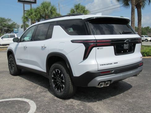 New 2026 Chevrolet Traverse Z71 w/ Enhanced Driving Package AWD/4WD image 7