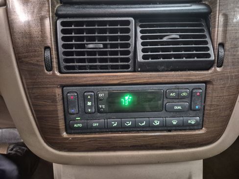 Used 2003 Ford Explorer Eddie Bauer image 27