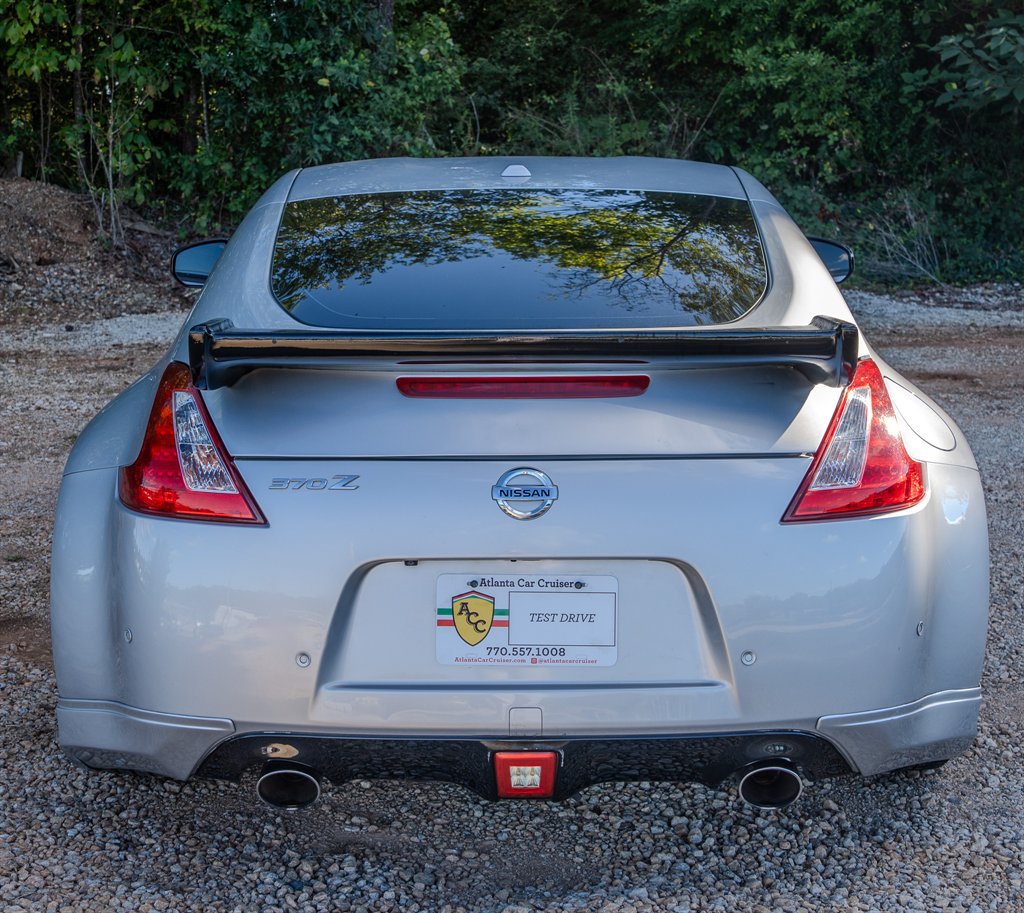 Used 2016 Nissan 370Z Coupe RWD image 4