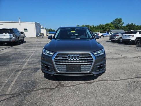 Used 2019 Audi Q7 3.0T Premium w/ Cold Weather Package AWD/4WD image 3